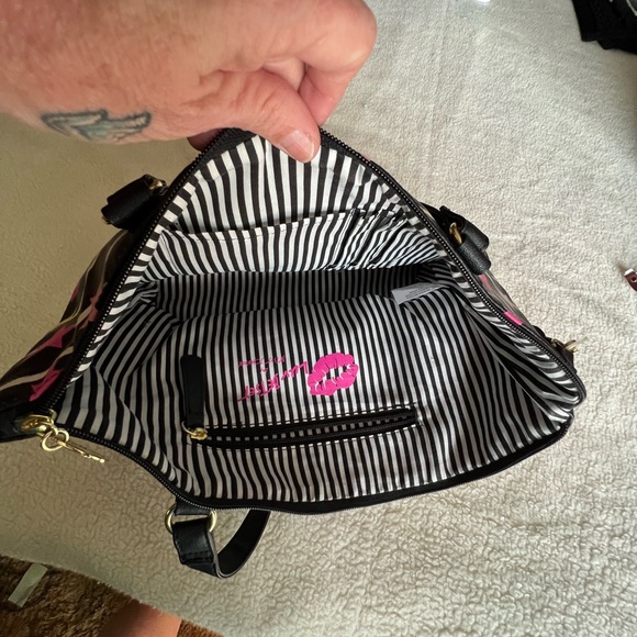 Betsey Johnson purse like new - Picture 3 of 9